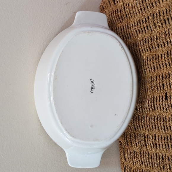 Oneida B-15 Buffalo Bright White 1 1/2 qt. Casserole Dish - Picture 7 of 7